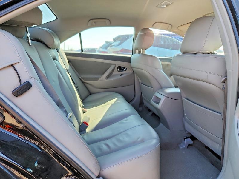 69490406 :رقم المزاد ، 4T4BF3EKXBR180958 vin ، 2011 Toyota Camry مزاد بيع