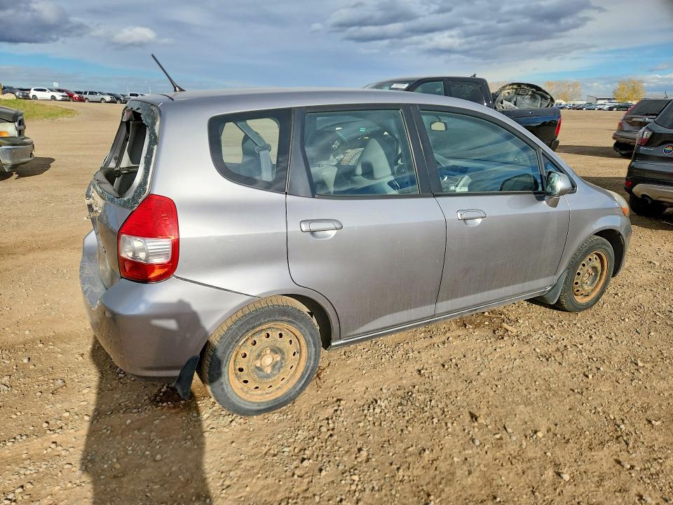 2007 Honda Fit მანქანა იყიდება აუქციონზე, vin: JHMGD38447S818694, აუქციონის ნომერი: 70573006