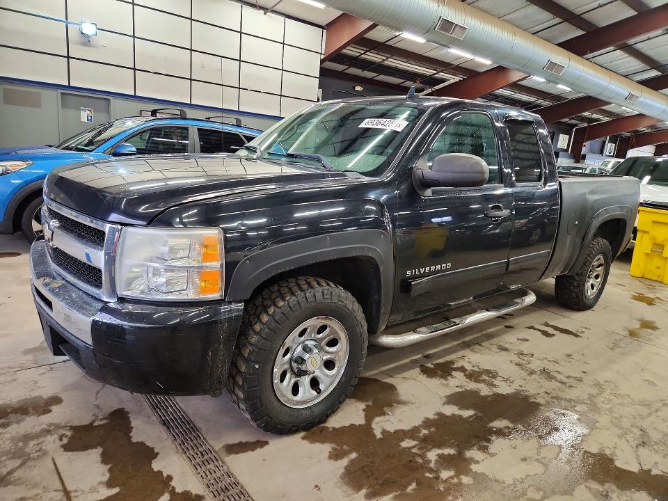 Auction sale of the 2011 Chevrolet Silverado, vin: 1GCRCREA7BZ423029, lot number: 69364286