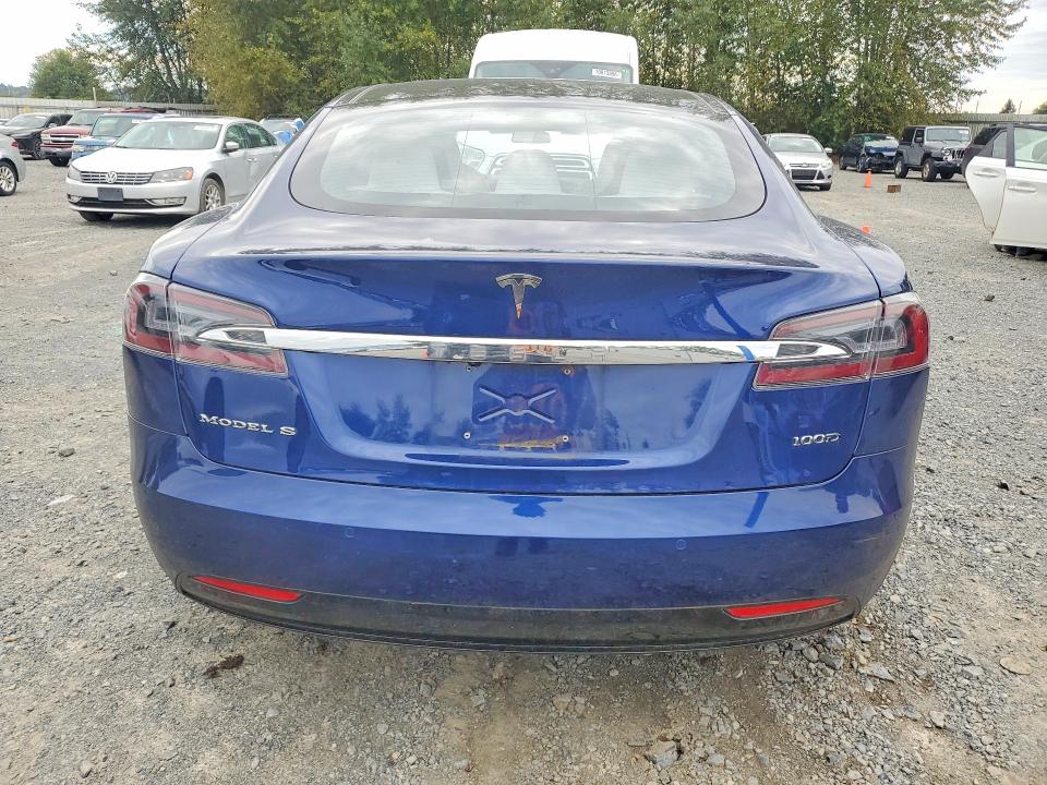 Продажа на аукционе авто 2018 Tesla Model S, vin: 5YJSA1E22JF268699, номер лота: 70630566