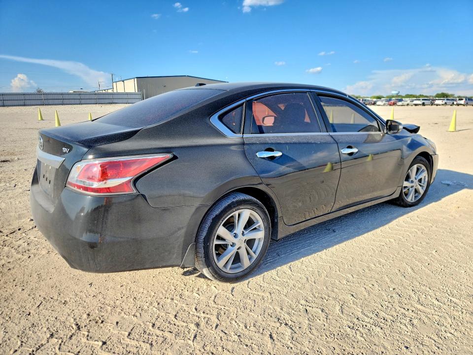 68783216 :رقم المزاد ، 1N4AL3APXFC159517 vin ، 2015 Nissan Altima مزاد بيع