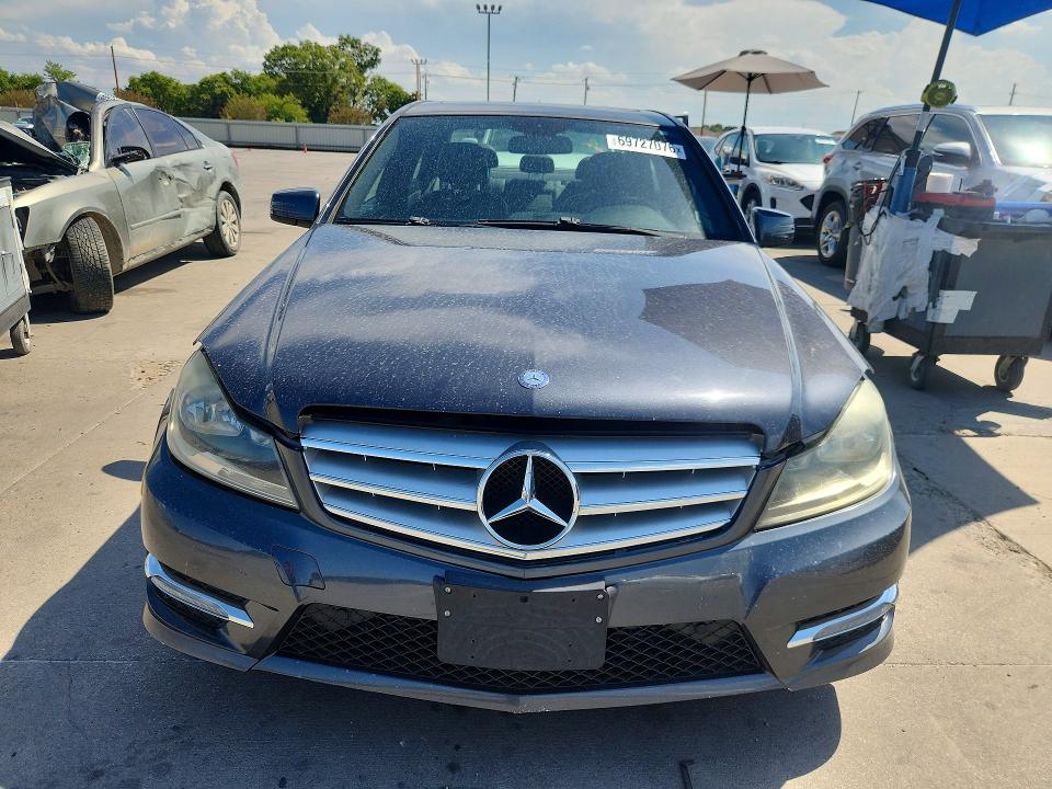 Продаж на аукціоні авто 2013 Mercedes-benz C, vin: WDDGF4HB2DR265973, номер лоту: 69727076