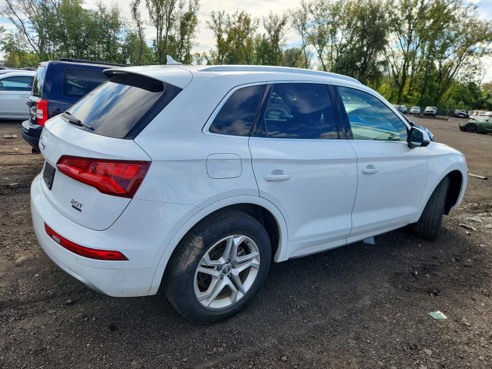 69792576 :رقم المزاد ، WA1BNAFY7J2168232 vin ، 2018 Audi Q5 مزاد بيع