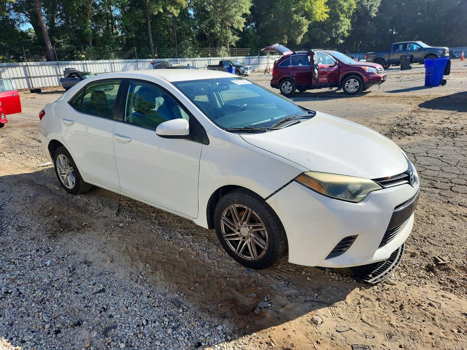 68178926 :رقم المزاد ، 5YFBURHE0FP280275 vin ، 2015 Toyota Corolla مزاد بيع