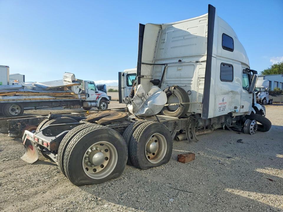 2024 Volvo Vn მანქანა იყიდება აუქციონზე, vin: 4V4NC9EJXRN624587, აუქციონის ნომერი: 70675586