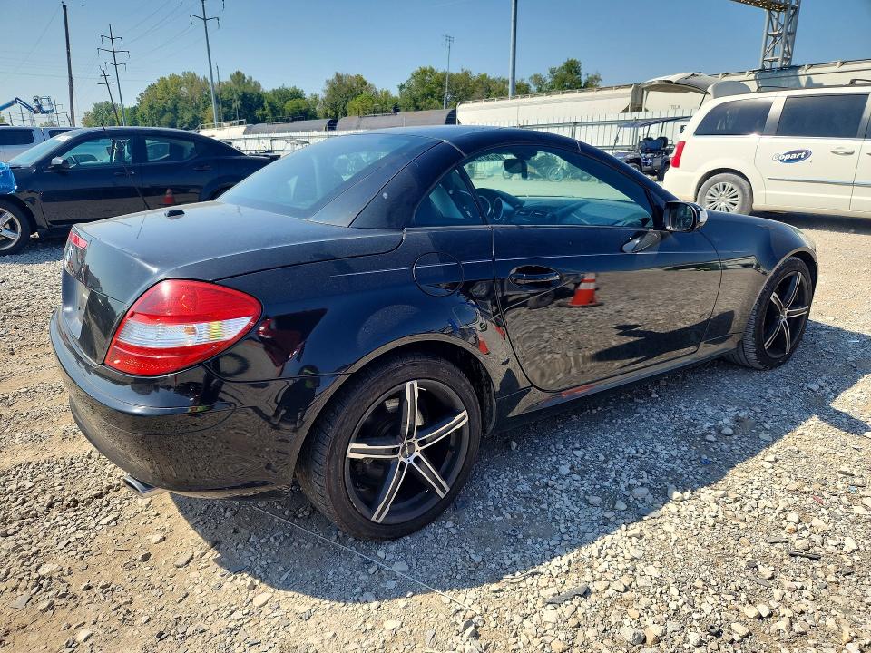 67381906 :رقم المزاد ، WDBWK54F67F170692 vin ، 2007 Mercedes-benz Slk مزاد بيع