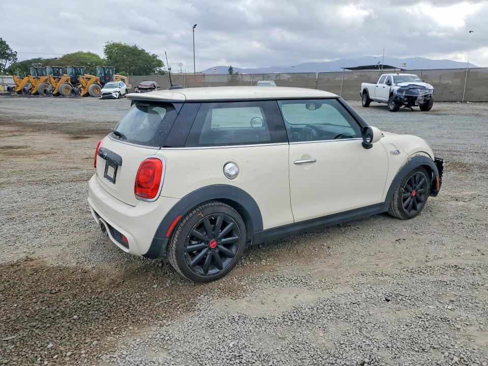 Продаж на аукціоні авто 2017 Mini Cooper, vin: WMWXP7C34H2A45970, номер лоту: 69343186