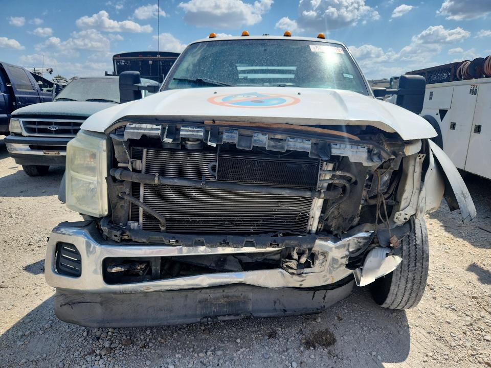 68039816 :رقم المزاد ، 1FD0W4HTXBEA65461 vin ، 2011 Ford F450 مزاد بيع