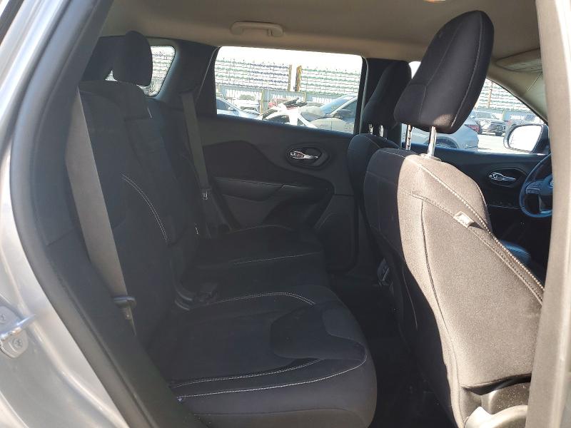 69559766 :رقم المزاد ، 1C4PJLCB6FW608007 vin ، 2015 Jeep Cherokee مزاد بيع