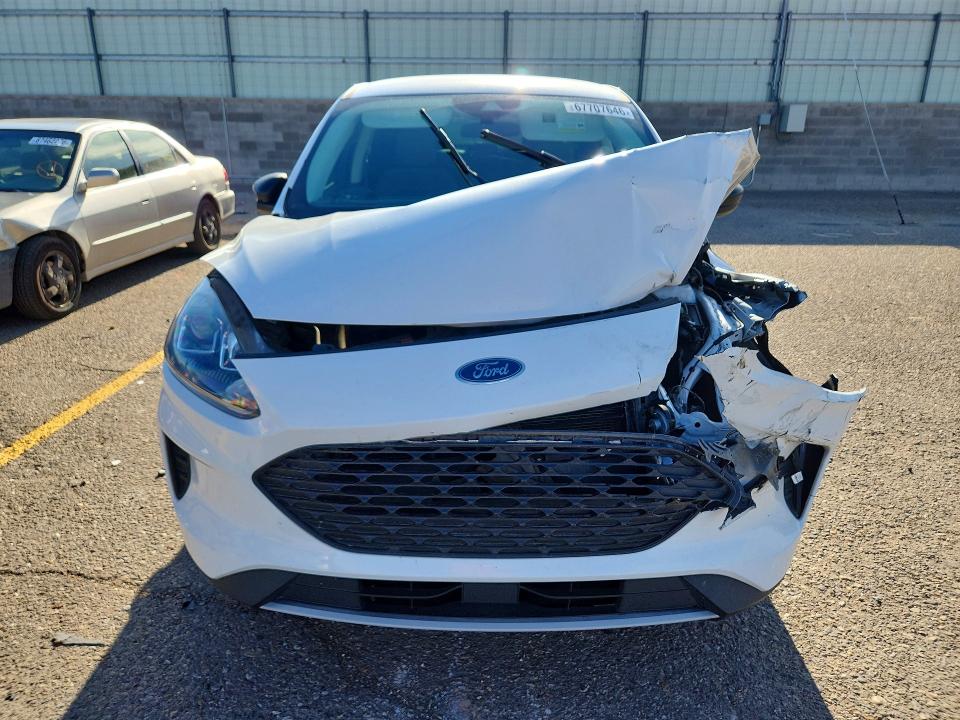 Продажа на аукционе авто 2022 Ford Escape, vin: 1FMCU0F6XNUB41330, номер лота: 67707646
