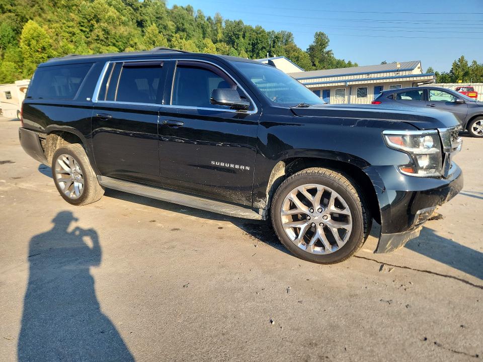 67667936 :رقم المزاد ، 1GNSKHKC2GR132893 vin ، 2016 Chevrolet Suburban مزاد بيع
