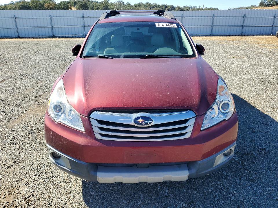 67674446 :رقم المزاد ، 4S4BRBKC4B3413585 vin ، 2011 Subaru Outback مزاد بيع
