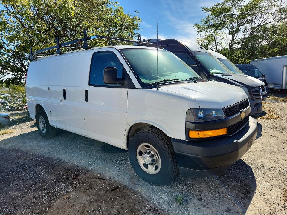 68745246 :رقم المزاد ، 1GCWGAFG2L1254162 vin ، 2020 Chevrolet Express G2500 مزاد بيع