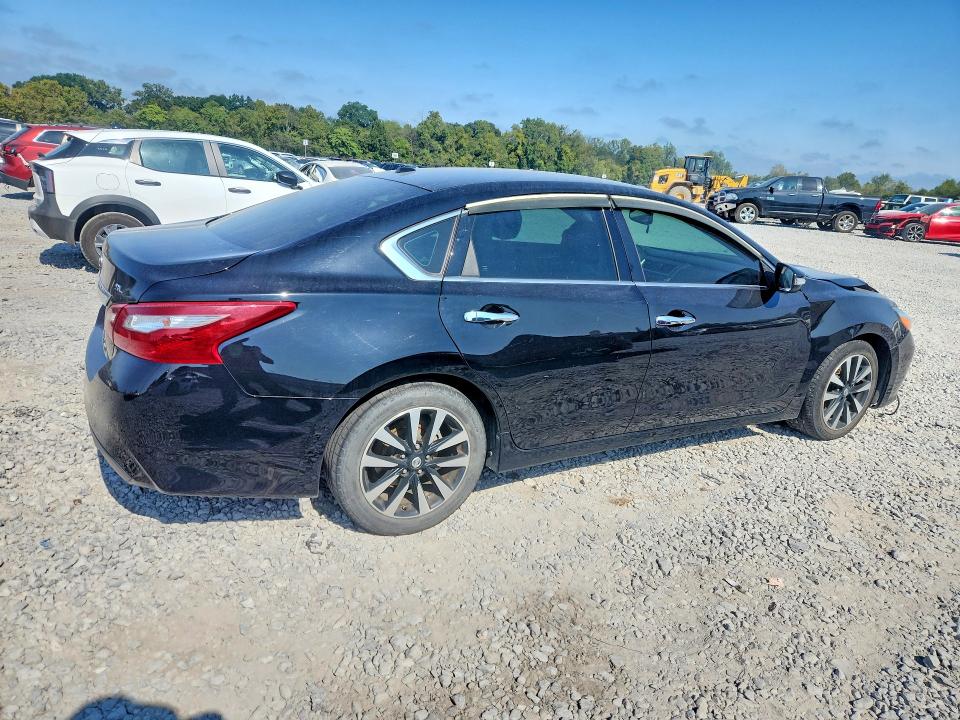Auction sale of the 2018 Nissan Altima, vin: 1N4AL3AP5JC127793, lot number: 70233596