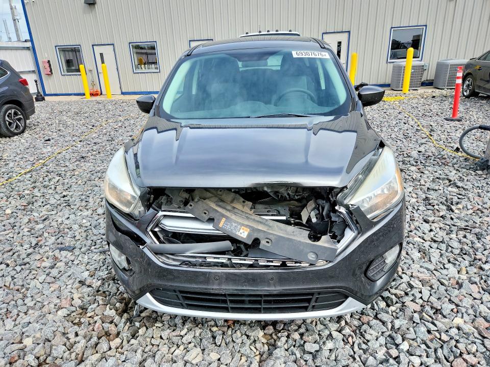 69307676 :رقم المزاد ، 1FMCU9G97HUD44208 vin ، 2017 Ford Escape مزاد بيع