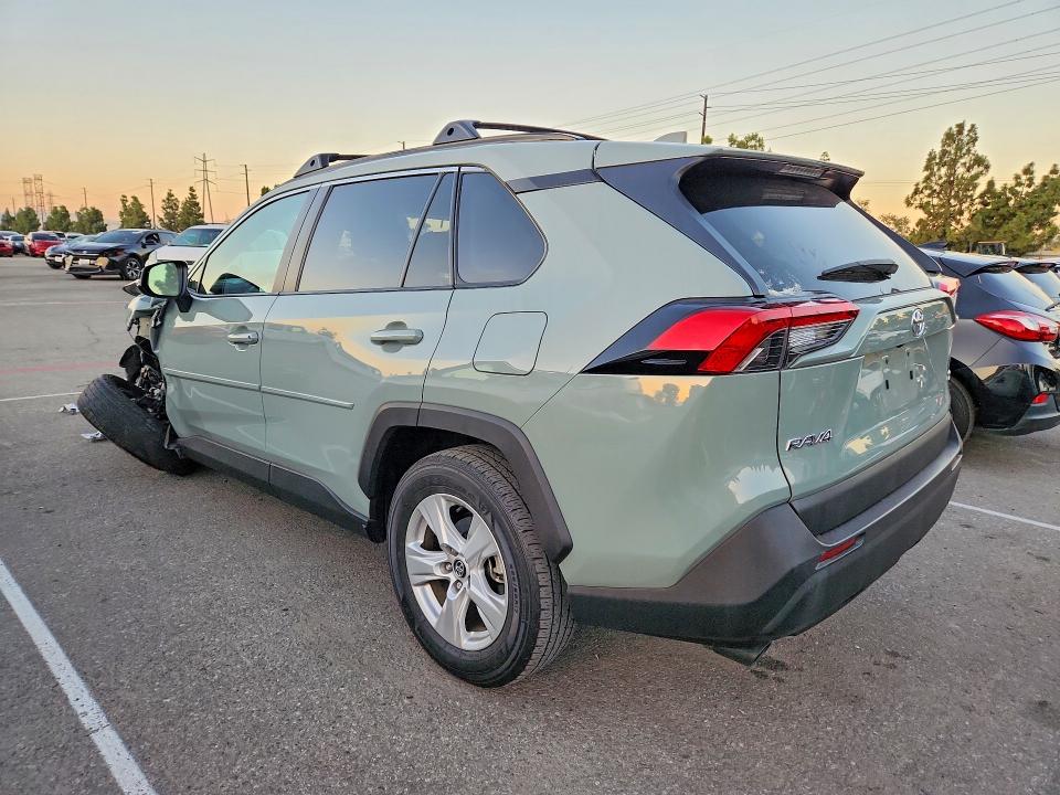 68595746 :رقم المزاد ، 2T3W1RFV6MC090563 vin ، 2021 Toyota Rav4 مزاد بيع