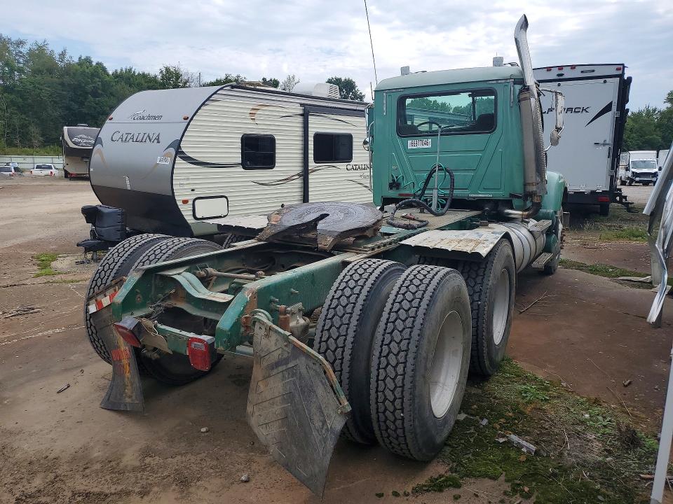 66977046 :رقم المزاد ، 1M2AG10Y54M013932 vin ، 2004 Mack 700 مزاد بيع