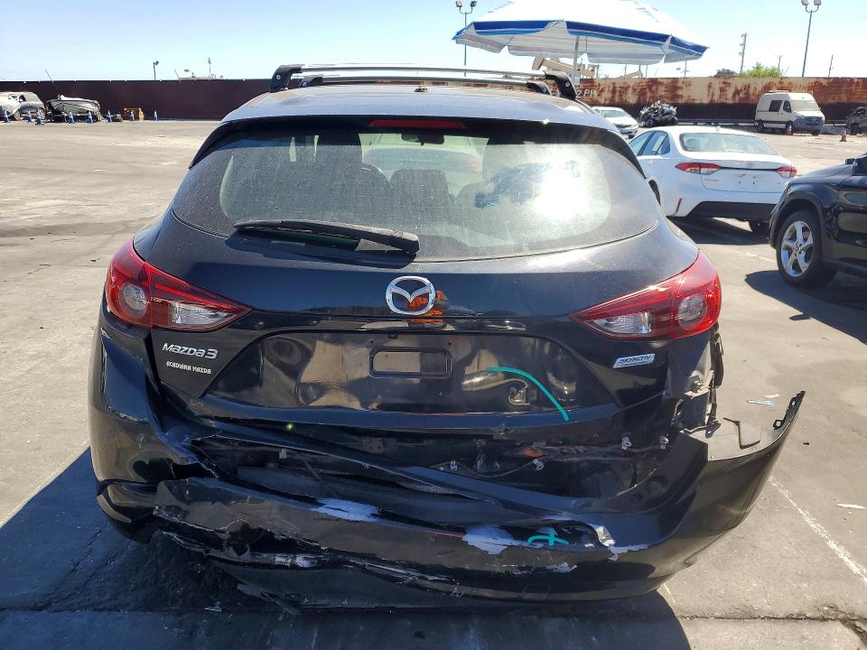 67545326 :رقم المزاد ، 3MZBN1L3XJM267065 vin ، 2018 Mazda 3 مزاد بيع