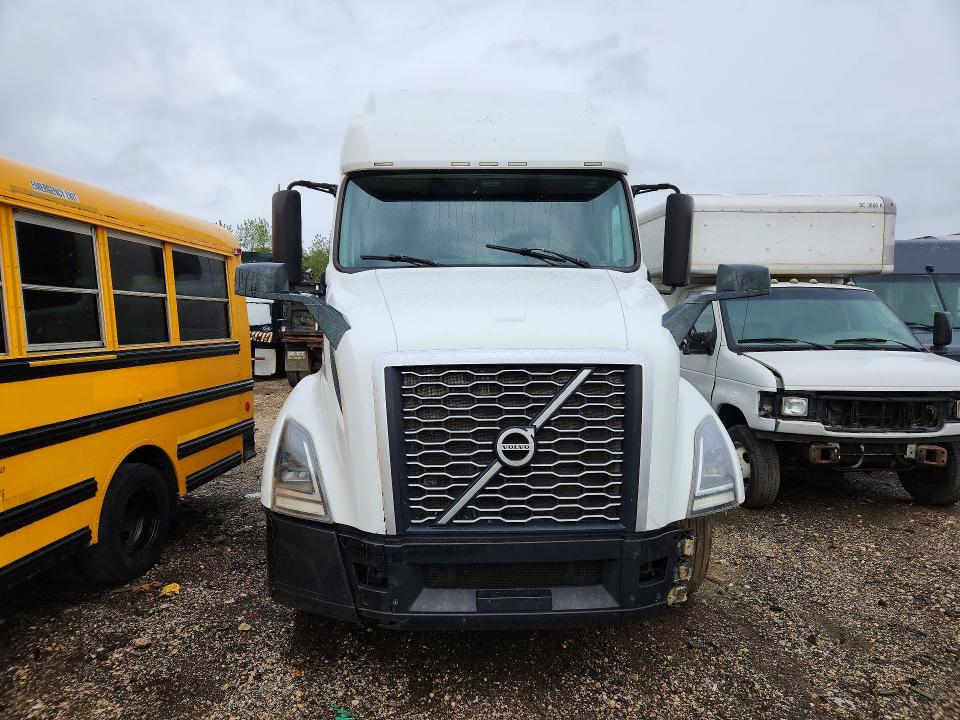 Продажа на аукционе авто 2020 Volvo Vn, vin: 4V4NC9EHXLN230852, номер лота: 69799846
