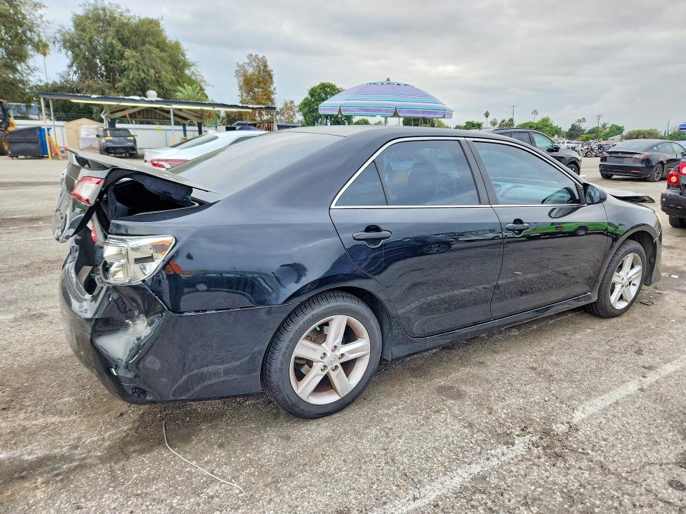 69774736 :رقم المزاد ، 4T1BF1FK2EU458754 vin ، 2014 Toyota Camry مزاد بيع