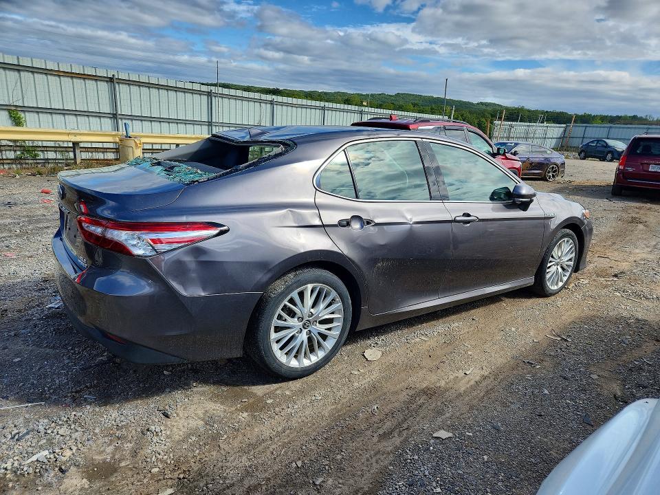 69961486 :رقم المزاد ، 4T1F31AK5LU017571 vin ، 2020 Toyota Camry مزاد بيع