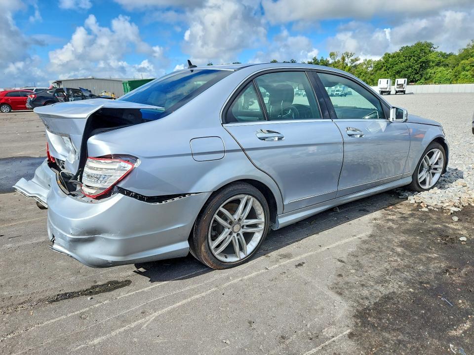 2013 Mercedes-benz C მანქანა იყიდება აუქციონზე, vin: WDDGF4HBXDA767645, აუქციონის ნომერი: 67478676
