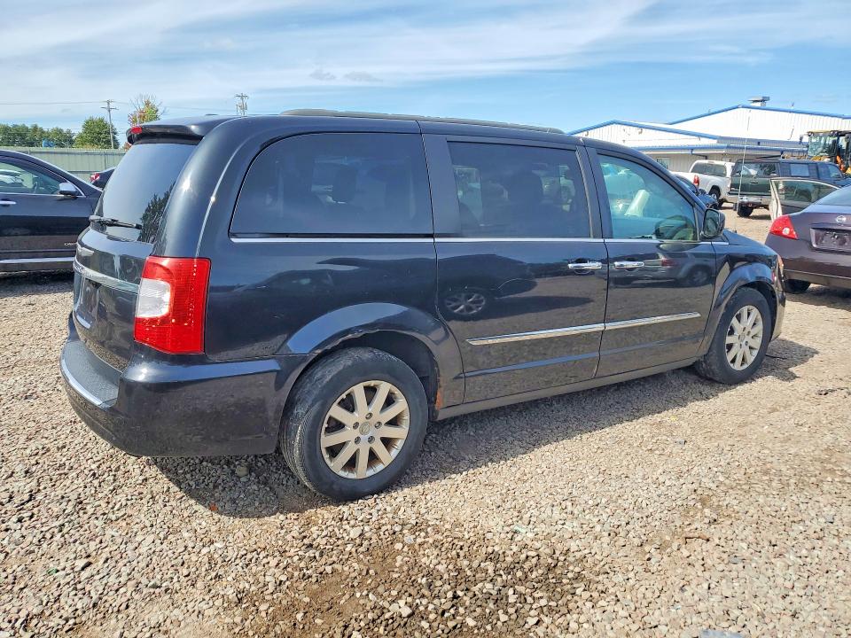 2015 Chrysler Town & Country მანქანა იყიდება აუქციონზე, vin: 2C4RC1BG8FR710941, აუქციონის ნომერი: 69723816