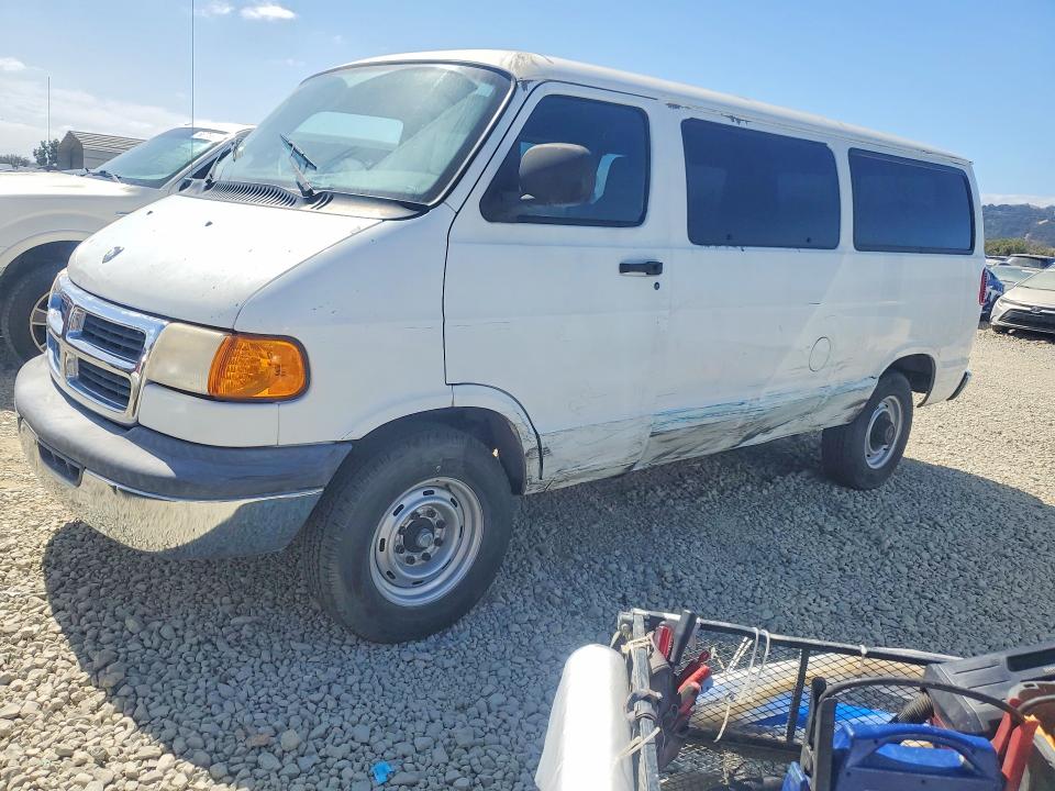 69149896 :رقم المزاد ، 2B4JB25Y7YK157041 vin ، 2000 Dodge Ram Wagon مزاد بيع