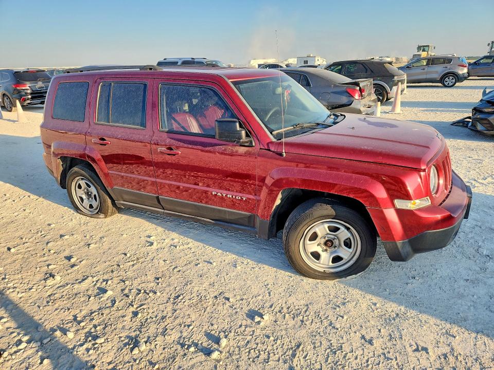 67147296 :رقم المزاد ، 1C4NJPBB3FD372170 vin ، 2015 Jeep Patriot مزاد بيع