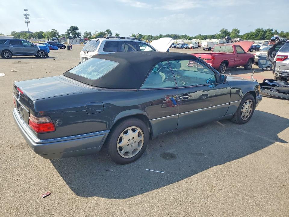 1995 Mercedes-benz E მანქანა იყიდება აუქციონზე, vin: WDBEA66E9SC197632, აუქციონის ნომერი: 67677376