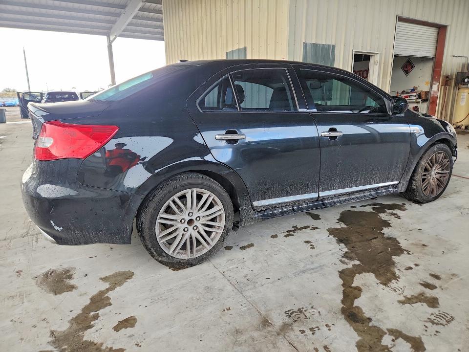 68030906 :رقم المزاد ، JS2RE9A87C6100296 vin ، 2012 Suzuki Kizashi مزاد بيع