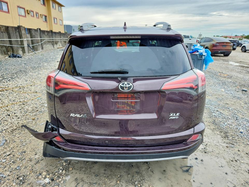 Продажа на аукционе авто 2018 Toyota Rav4, vin: 2T3RFREV3JW719254, номер лота: 71162046