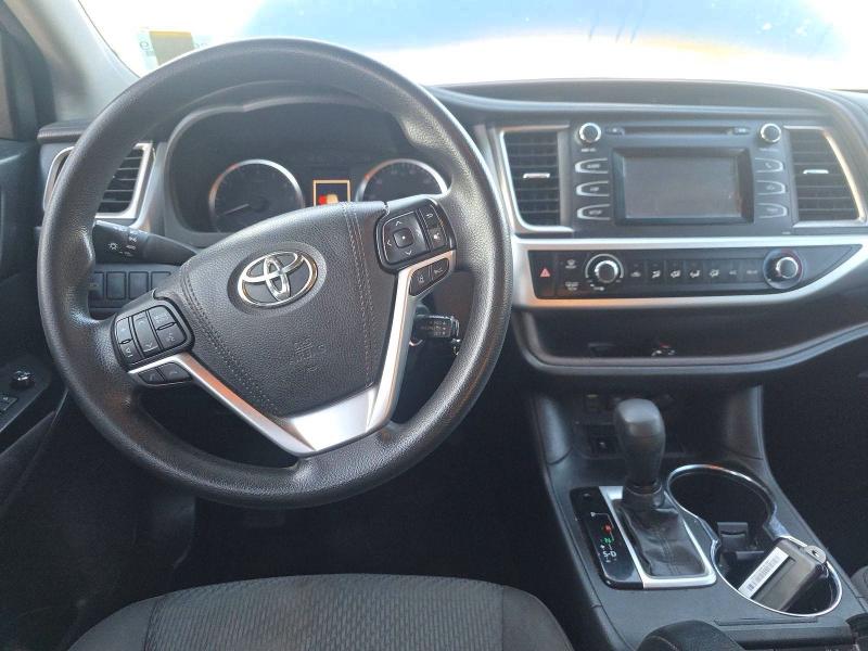 69829356 :رقم المزاد ، 5TDZZRFH2HS198054 vin ، 2017 Toyota Highlander مزاد بيع
