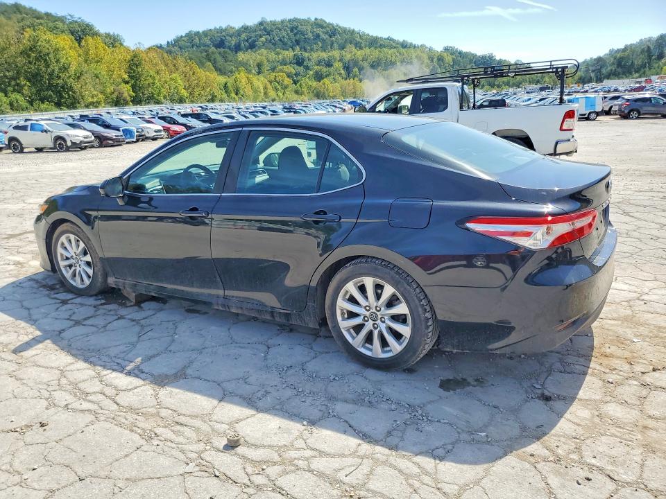 Продаж на аукціоні авто 2018 Toyota Camry, vin: 4T1B11HK0JU012320, номер лоту: 69013726