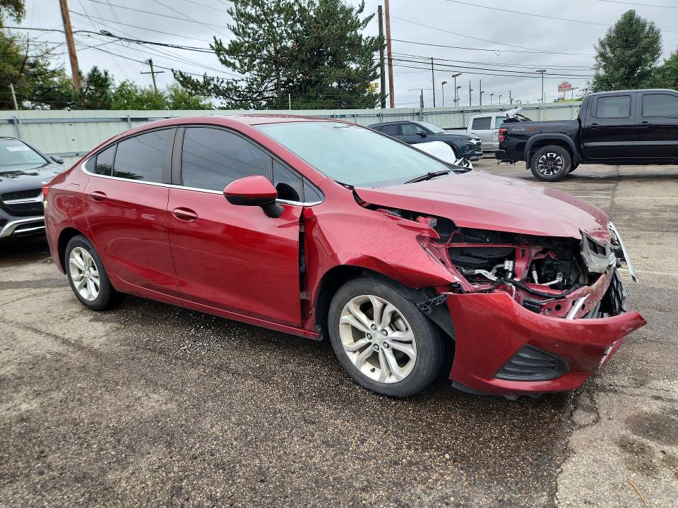 69480656 :رقم المزاد ، 1G1BE5SM2K7141873 vin ، 2019 Chevrolet Cruze مزاد بيع