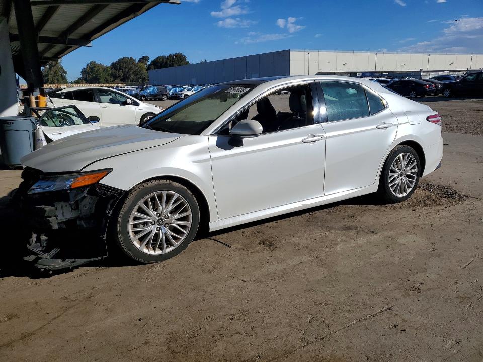 2018 Toyota Camry მანქანა იყიდება აუქციონზე, vin: 4T1BZ1HK4JU006903, აუქციონის ნომერი: 67939026