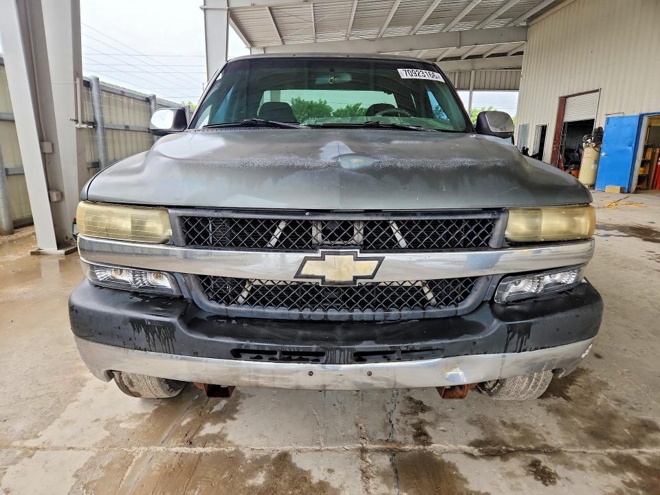 70923166 :رقم المزاد ، 1GCHC29U31E213623 vin ، 2001 Chevrolet Silverado مزاد بيع
