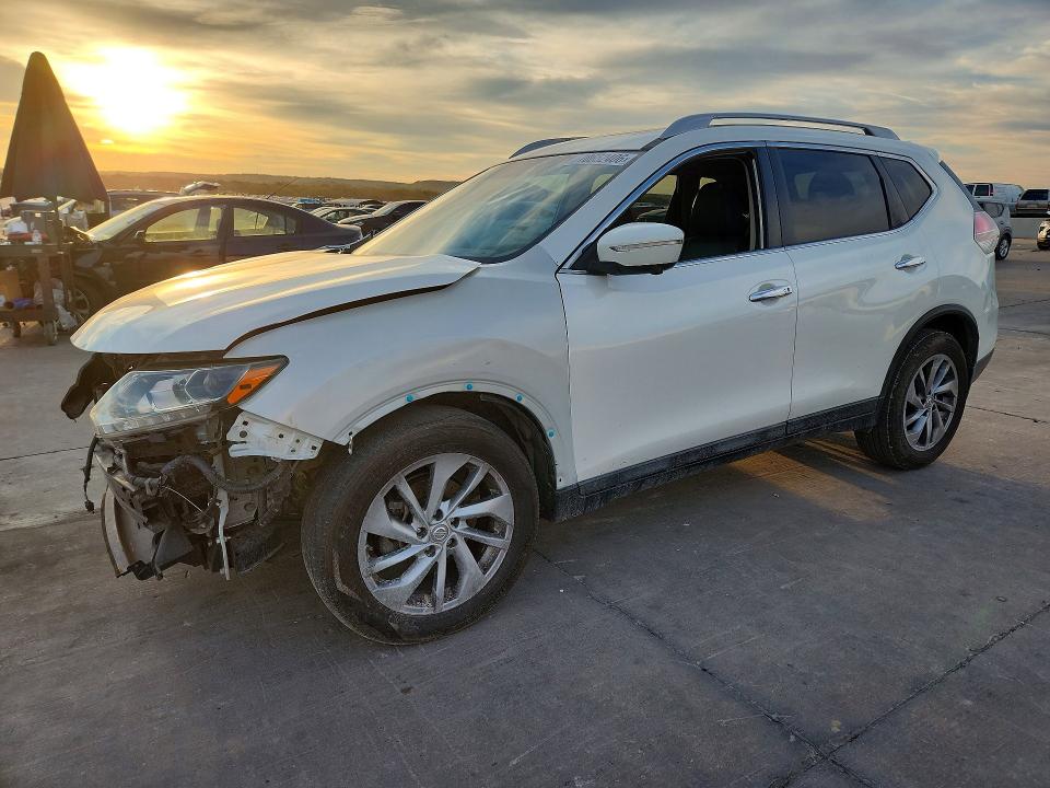 2015 Nissan Rogue მანქანა იყიდება აუქციონზე, vin: 5N1AT2MT8FC806330, აუქციონის ნომერი: 70652406