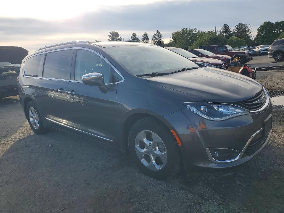 Продажа на аукционе авто 2018 Chrysler Pacifica, vin: 2C4RC1N70JR230526, номер лота: 69965976