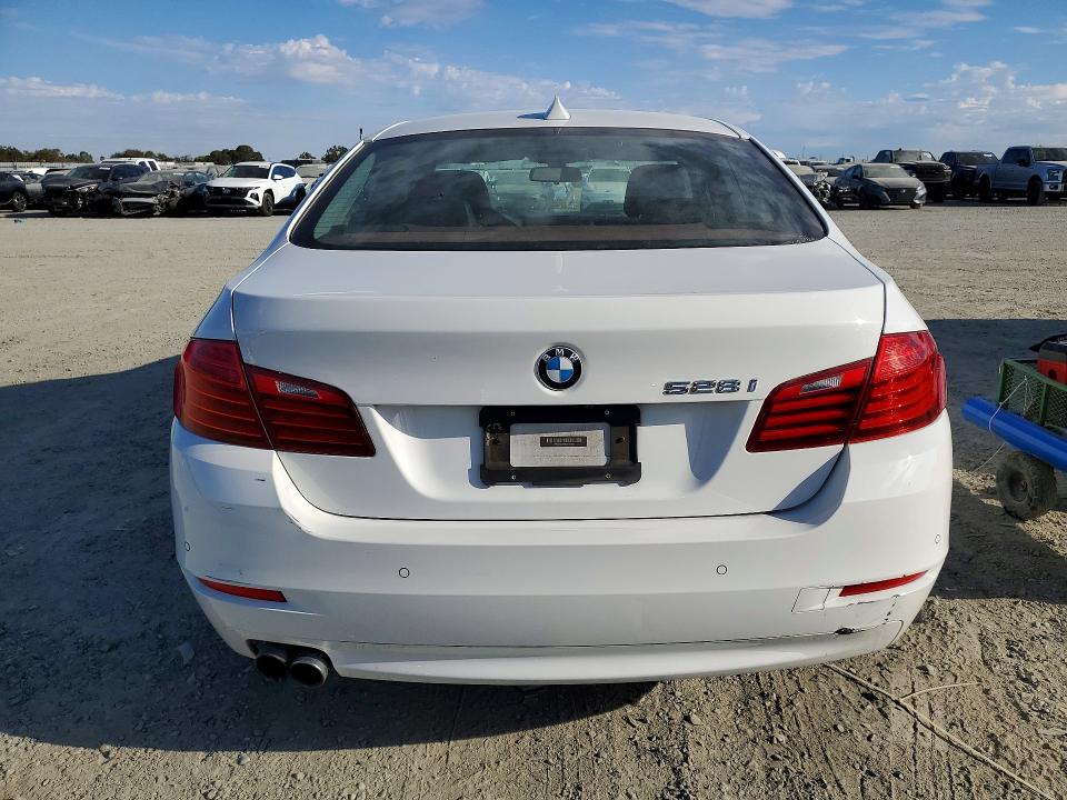 68194126 :رقم المزاد ، WBA5A5C59FD513706 vin ، 2015 Bmw 528 مزاد بيع