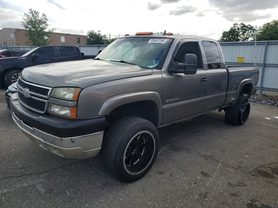 Auction sale of the 2007 Chevrolet Silverado, vin: 1GCHK29UX7E199943, lot number: 69407266