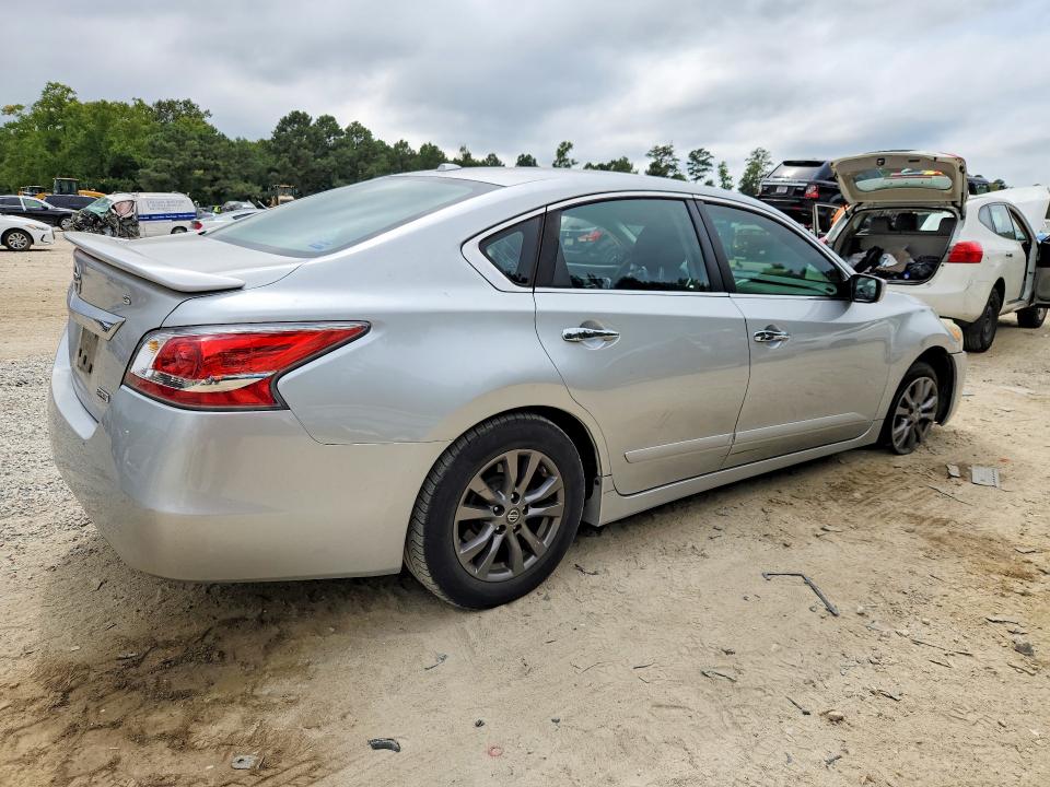 2015 Nissan Altima მანქანა იყიდება აუქციონზე, vin: 1N4AL3AP2FC592832, აუქციონის ნომერი: 69704056