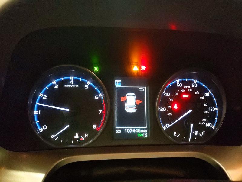 Продажа на аукционе авто 2017 Toyota Rav4, vin: JTMRFREV2HJ173801, номер лота: 69502366