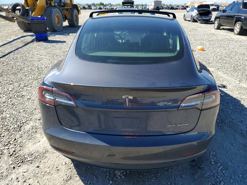 69241336 :رقم المزاد ، 5YJ3E1EB7JF091009 vin ، 2018 Tesla Model 3 مزاد بيع
