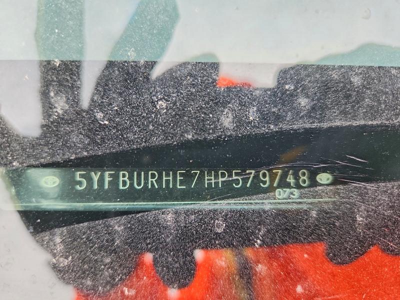 67128396 :رقم المزاد ، 5YFBURHE7HP579748 vin ، 2017 Toyota Corolla مزاد بيع