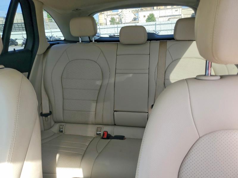 70442456 :رقم المزاد ، WDC0G4KB8JV107216 vin ، 2018 Mercedes-benz Glc مزاد بيع