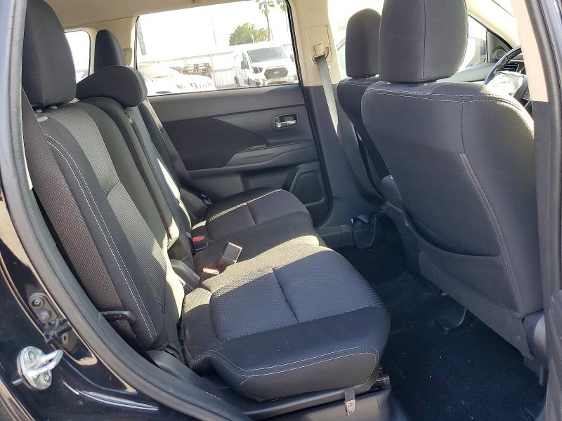 70365016 :رقم المزاد ، JA4AD3A38JZ069626 vin ، 2018 Mitsubishi Outlander مزاد بيع