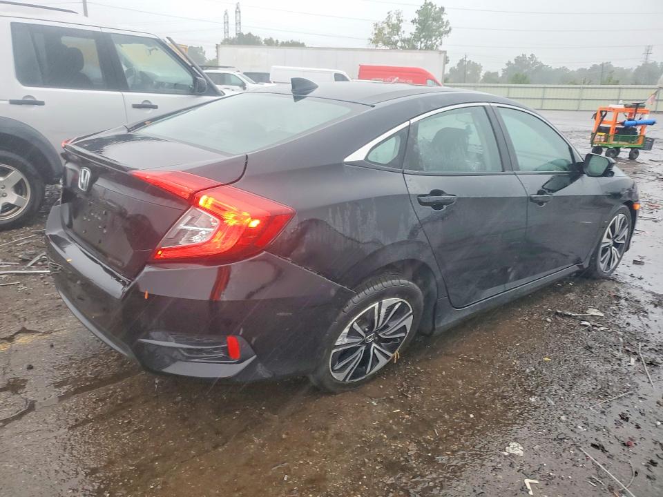 67711336 :رقم المزاد ، 19XFC1F33HE024157 vin ، 2017 Honda Civic مزاد بيع