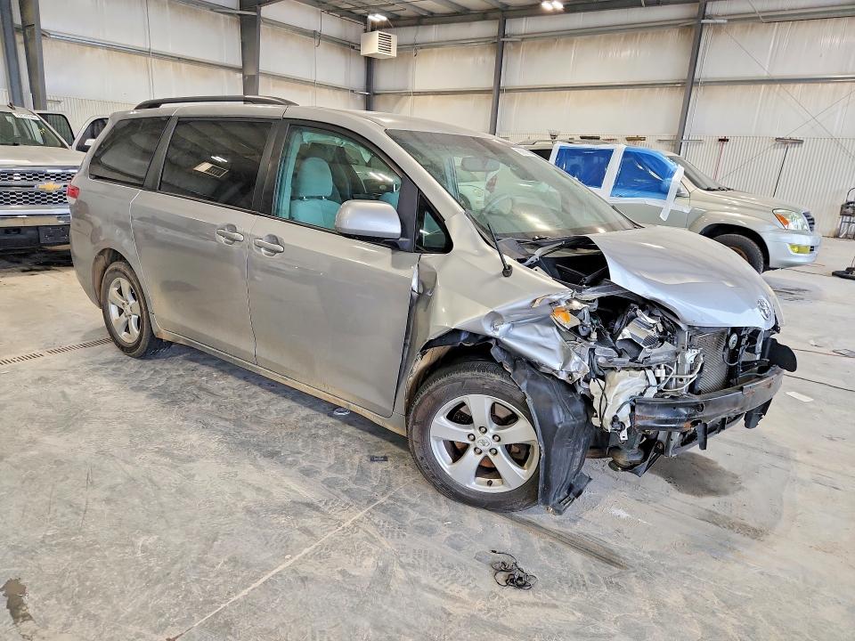 Продажа на аукционе авто 2011 Toyota Sienna, vin: 5TDKK3DC7BS023333, номер лота: 69880896