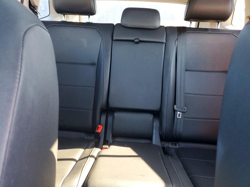 69011846 :رقم المزاد ، 3VV2B7AX9JM096654 vin ، 2018 Volkswagen Tiguan مزاد بيع